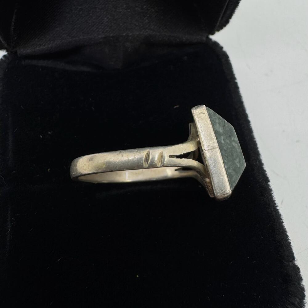 Vintage 925 Sterling Silver and Jade Square Cut Ring - Picture 4 of 6